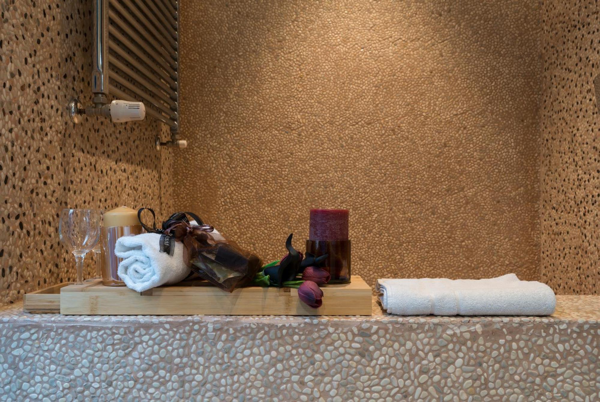 Luxury Piazza Di Spagna Escape With Terrace And Private Spa Rome Bagian luar foto