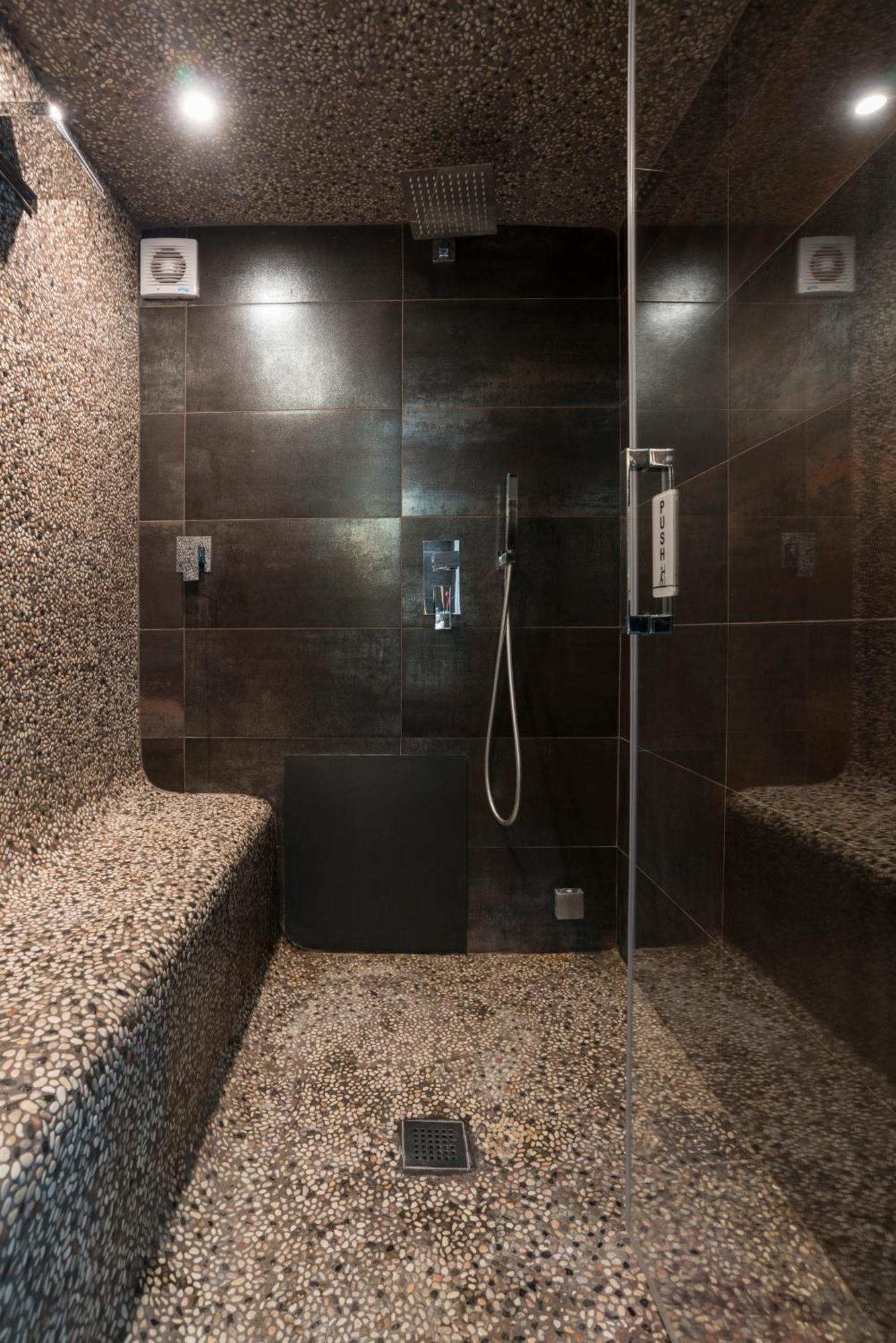 Luxury Piazza Di Spagna Escape With Terrace And Private Spa Rome Bagian luar foto